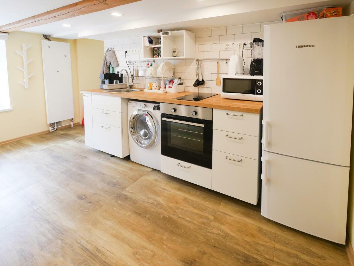 Low Ceiling Apartment Riga Bagian luar foto