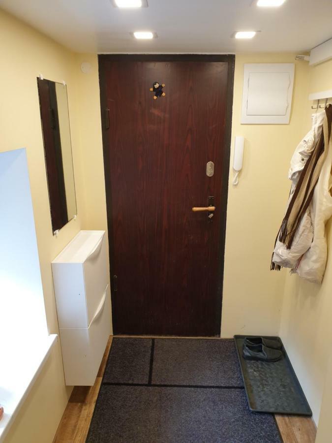Low Ceiling Apartment Riga Bagian luar foto